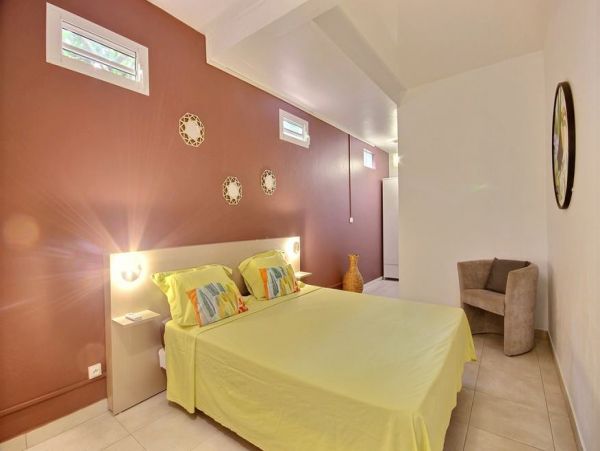 Martinique Home 1027326