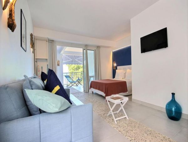Martinique Home 1027327