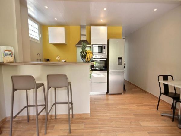 Martinique Home 1027328