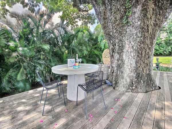 Martinique Home 1027330