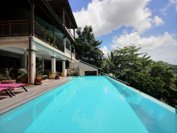 Martinique Home 1027334