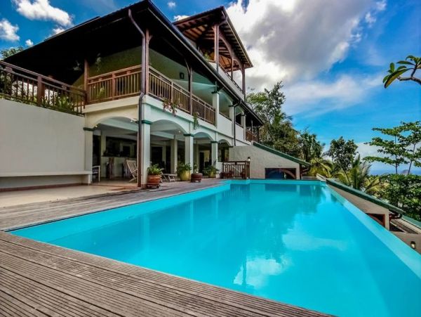 Martinique Home 1027334