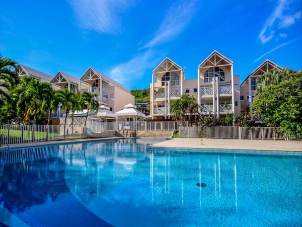 Martinique Home 1027335