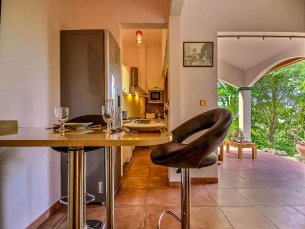 Martinique Home 1027336