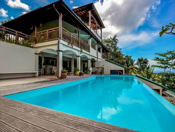 Martinique Home 1027336