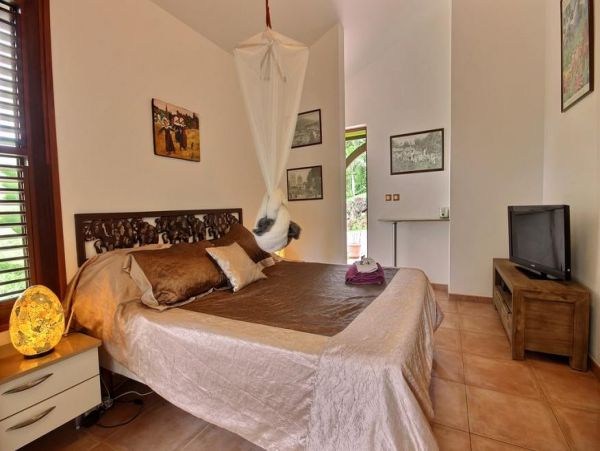 Martinique Home 1027336