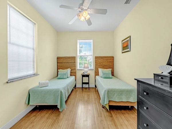 Four Bedroom Luxury Vacation Rental in Holmes Beach