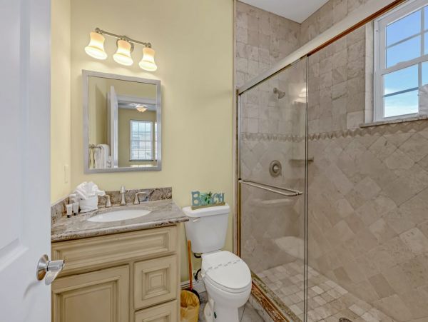 Four Bedroom Luxury Vacation Rental in Holmes Beach