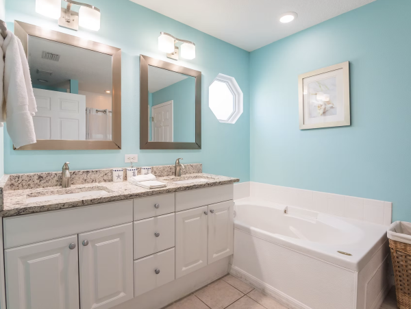 Luxury Both Sides of Duplex Sleeps 14 Guests 95 Steps to Beach