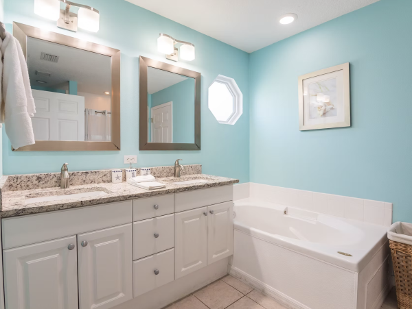 Luxury Both Sides of Duplex Sleeps 14 Guests 95 Steps to Beach
