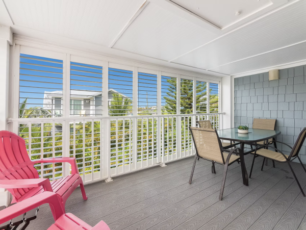 Luxury Both Sides of Duplex Sleeps 14 Guests 95 Steps to Beach