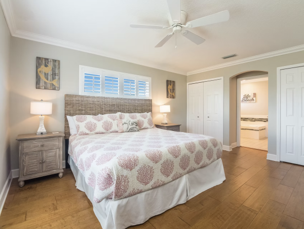 Luxury Both Sides of Duplex Sleeps 14 Guests 95 Steps to Beach
