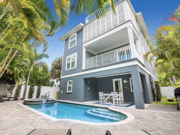 Luxury Both Sides of Duplex Sleeps 14 Guests 95 Steps to Beach