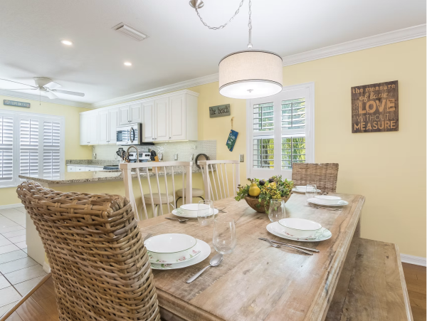 Luxury Both Sides of Duplex Sleeps 14 Guests 95 Steps to Beach