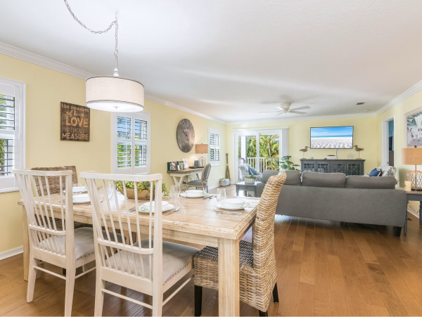 Luxury Both Sides of Duplex Sleeps 14 Guests 95 Steps to Beach
