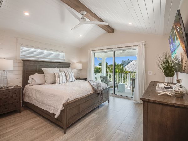 Anna Maria Island Vacation Home Walk to Beach
