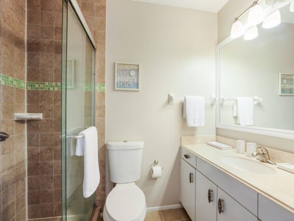 Holmes Beach Vacation Home 3 Bedroom Walk to Beach