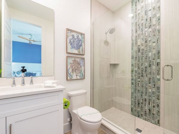 Seven Bedrooms Residence Steps From The Beach