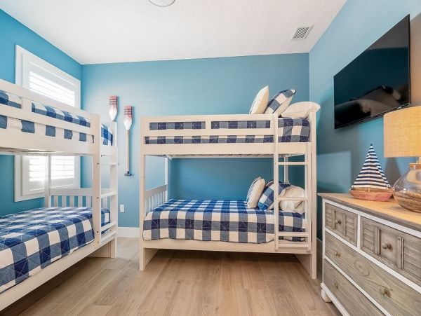 Seven Bedrooms Residence Steps From The Beach
