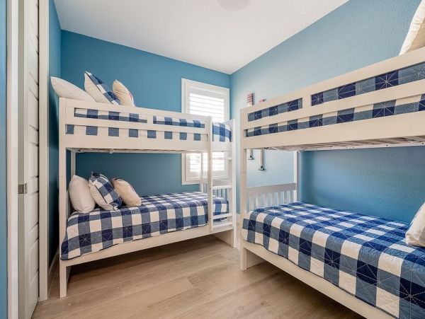 Seven Bedrooms Residence Steps From The Beach