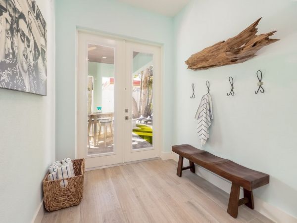 Seven Bedrooms Residence Steps From The Beach