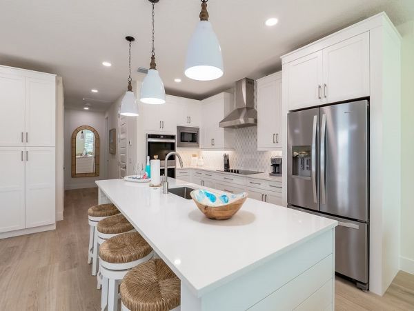 Seven Bedrooms Residence Steps From The Beach