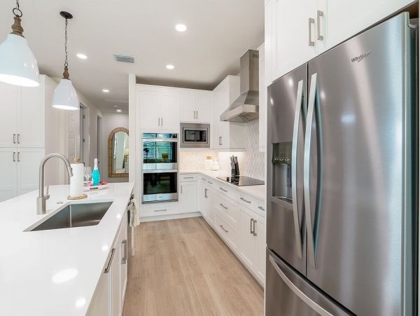 Seven Bedrooms Residence Steps From The Beach