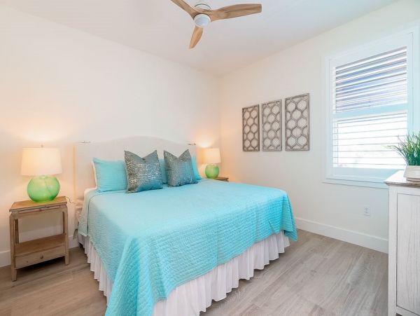 Seven Bedrooms Residence Steps From The Beach