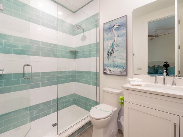 Seven Bedrooms Residence Steps From The Beach