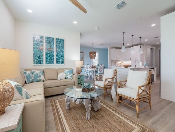 Seven Bedrooms Residence Steps From The Beach