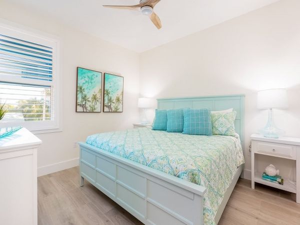 Seven Bedrooms Residence Steps From The Beach
