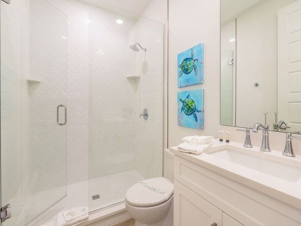 Seven Bedrooms Residence Steps From The Beach