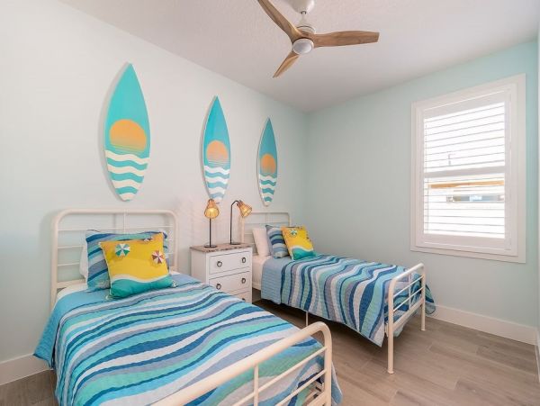 Seven Bedrooms Residence Steps From The Beach