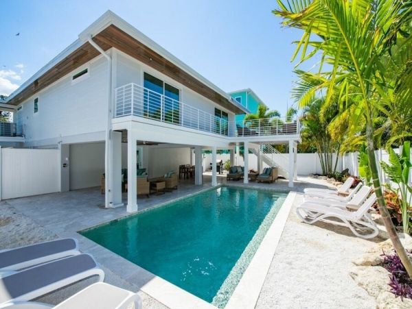 Anna Maria  4 Bedroom Pool Home