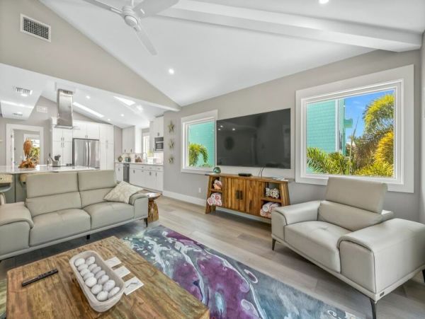Anna Maria  4 Bedroom Pool Home