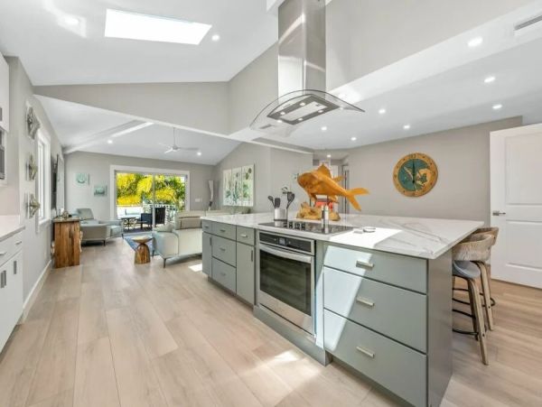 Anna Maria  4 Bedroom Pool Home