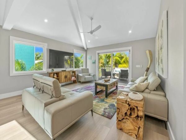 Anna Maria  4 Bedroom Pool Home