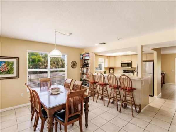 Anna Maria Island Holmes Beach Home 1027381