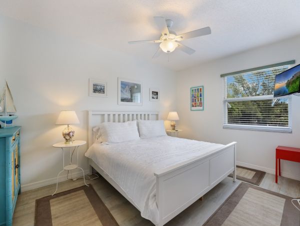 Anna Maria Two Bedroom Condo Sleeps Four Guests