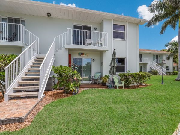 Anna Maria Two Bedroom Condo Sleeps Four Guests