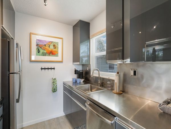 Anna Maria Two Bedroom Condo Sleeps Four Guests