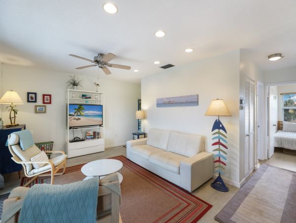 Anna Maria Two Bedroom Condo Sleeps Four Guests