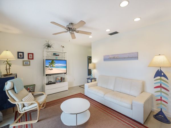 Anna Maria Two Bedroom Condo Sleeps Four Guests