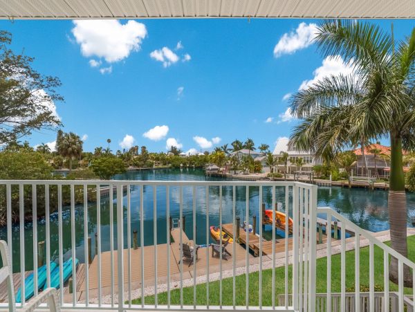 Anna Maria Two Bedroom Condo Sleeps Four Guests