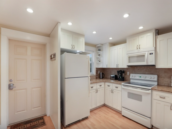 Beachfront 2 Bedroom Vacation Condo in Anna Maria Island