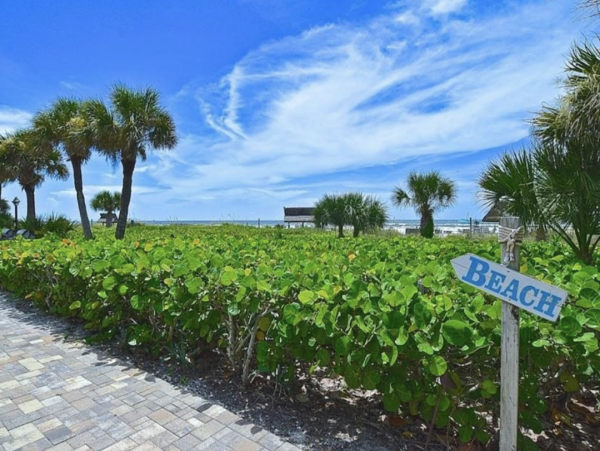 New Walk to Beach Siesta Key Vacation Condo