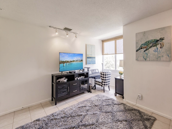 New Walk to Beach Siesta Key Vacation Condo