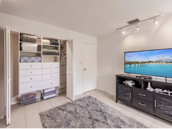 New Walk to Beach Siesta Key Vacation Condo