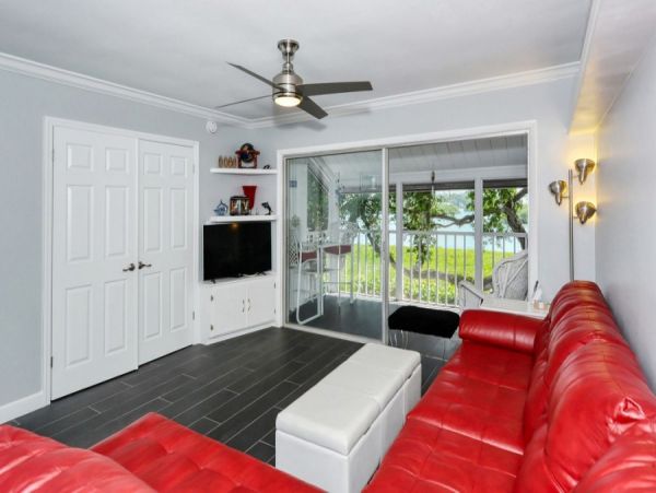 Siesta Key Vacation Condo Two Bedroom Walk to Beach