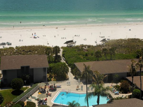 Siesta Key Vacation Condo Two Bedroom Walk to Beach